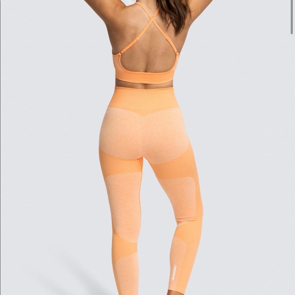 DOYOUEVEN Impact Seamless Crop Top/Sports Bra